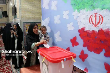 عکس‌هایی از مرحله دوم انتخابات چهاردهمین دوره ریاست‌جمهوری در مشهد (۱)
