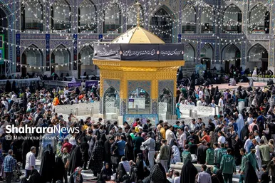 گزارش تصویری | لحظه تحویل سال در حرم مطهر امام رضا (ع)