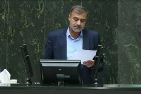 نماینده بندرعباس: دولت برای کنترل قیمت&zwnj;ها سیاست&zwnj;های اقتصادی خود را تغییر دهد| باید قدرت خرید مردم را افزایش داد
