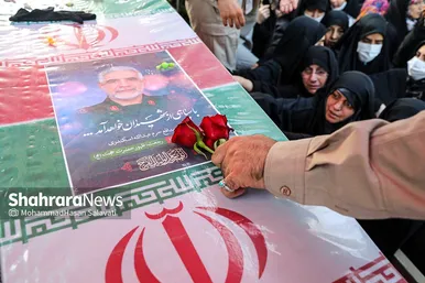 تشییع پیکر مطهر ۵ شهید مدافع حرم در مشهد