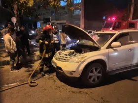 آتش&zwnj;سوزی خودرو مورانا در بلوار هاشمیه مشهد