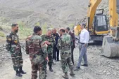جاده روستایی زشک به منظور تسهیل تردد و انجام گازرسانی تعریض می‌شود