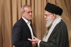 فیلم | لحظاتی از گفت&zwnj;وگوی خصوصی رئیس جمهور با رهبر معظم انقلاب