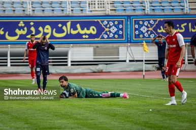 گزارش تصویری | مسابقه فوتبال آوانا مشهد و گلچین رباط کریم