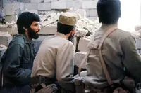 ویدئو | لحظاتی از حضور رهبر معظم انقلاب در خرمشهر در کنار شهید جهان آرا