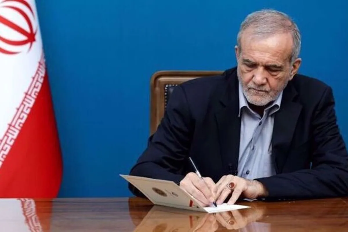 پزشکیان در پیامی به مناسبت ۱۲فروردین روز جمهوری اسلامی: دو رکن «اسلامیت» و «ایرانیت»، کشور را مقابل توطئه‌های دشمن استوار نگاه داشته است