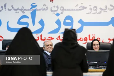 عکس‌هایی از سومین روز ثبت‌نام کاندیداهای چهاردهمین دوره انتخابات ریاست‌جمهوری ۱۴۰۳