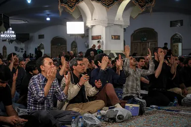 مراسم احیاء شب ۱۹ ماه رمضان در حرم مطهر رضوی
