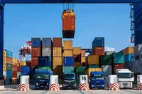 ترخیص یک میلیون تن کالای اساسی تنها ظرف ۱۲ روز جنگ تحمیلی