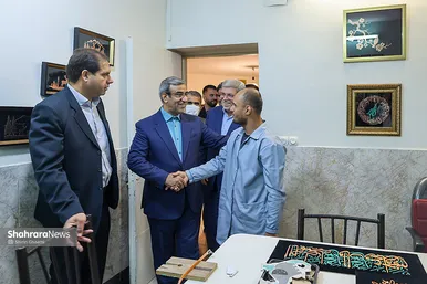 گزارش تصویری | آیین اهدای ۳۰۰ دستگاه ویلچر و بسته تحصیلی به معلولان و دانش‌آموزان تحت پوشش بهزیستی خراسان رضوی