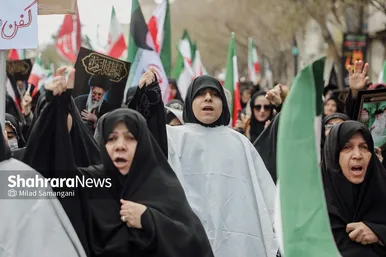 گزارش تصویری | خروش انقلابی نمازگزاران جمعه مشهد در محکومیت جنایات رژیم صهیونیستی و آمریکا