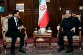 دیدار و رایزنی عراقچی با نماینده پادشاه و دولت تایلند در تهران