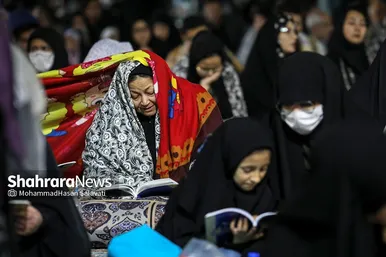 مراسم احیاء شب ۱۹ ماه رمضان در حرم مطهر رضوی