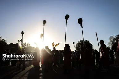 حرکت کاروان نمادین اسرای کربلا در مشهد