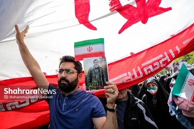 راهپیمایی مردم مشهد در محکومیت جنایت تروریستی در حرم مطهر شاهچراغ (ع)