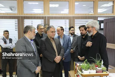 گزارش تصویری از بازدید عضو دفتر حفظ و نشر آثار رهبر معظم انقلاب اسلامی و شهردار مشهد مقدس از مؤسسه فرهنگی شهرآرا